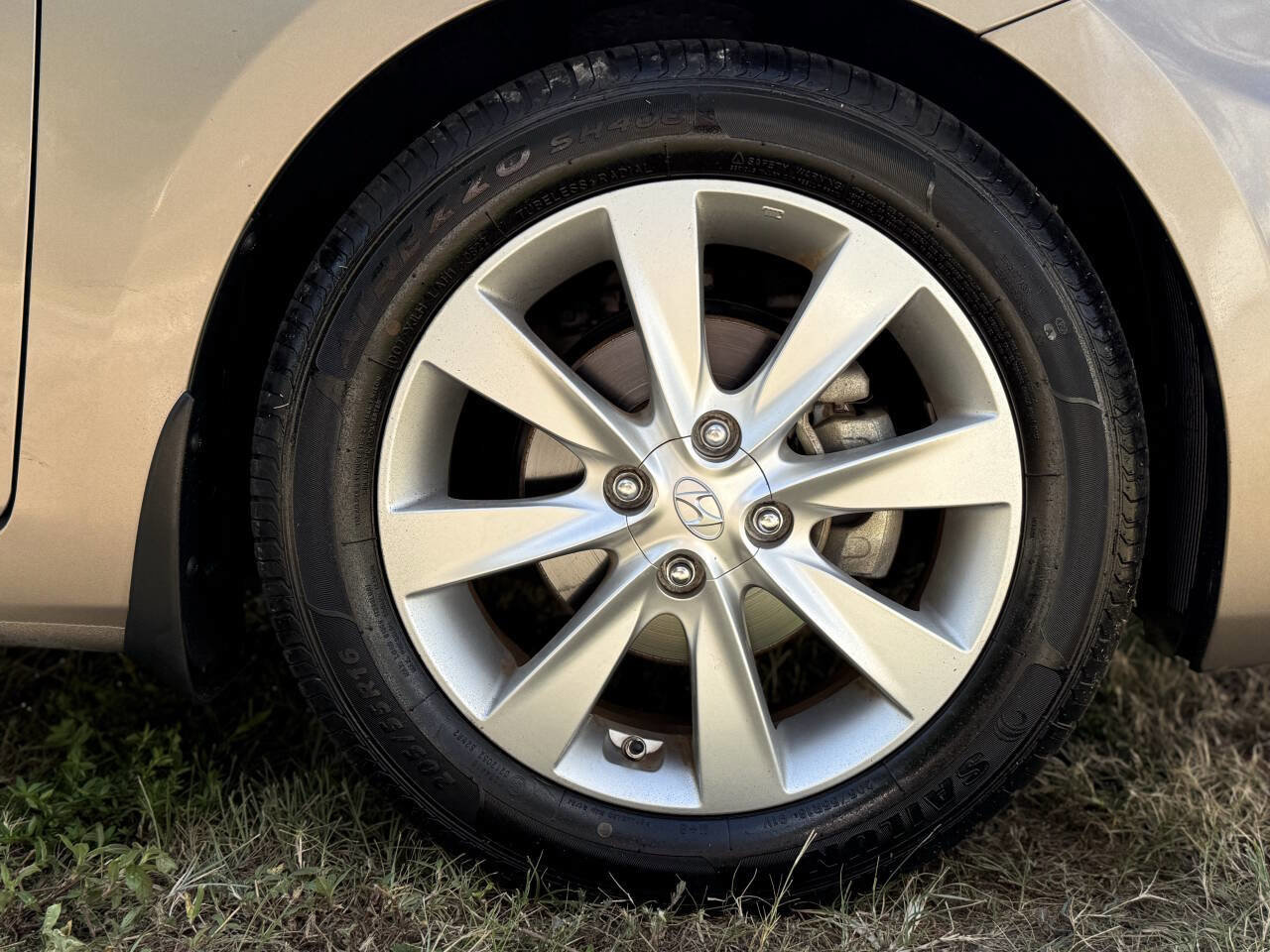 Used 2013 Hyundai Accent GLS w/ Premium Pkg FWD image 27