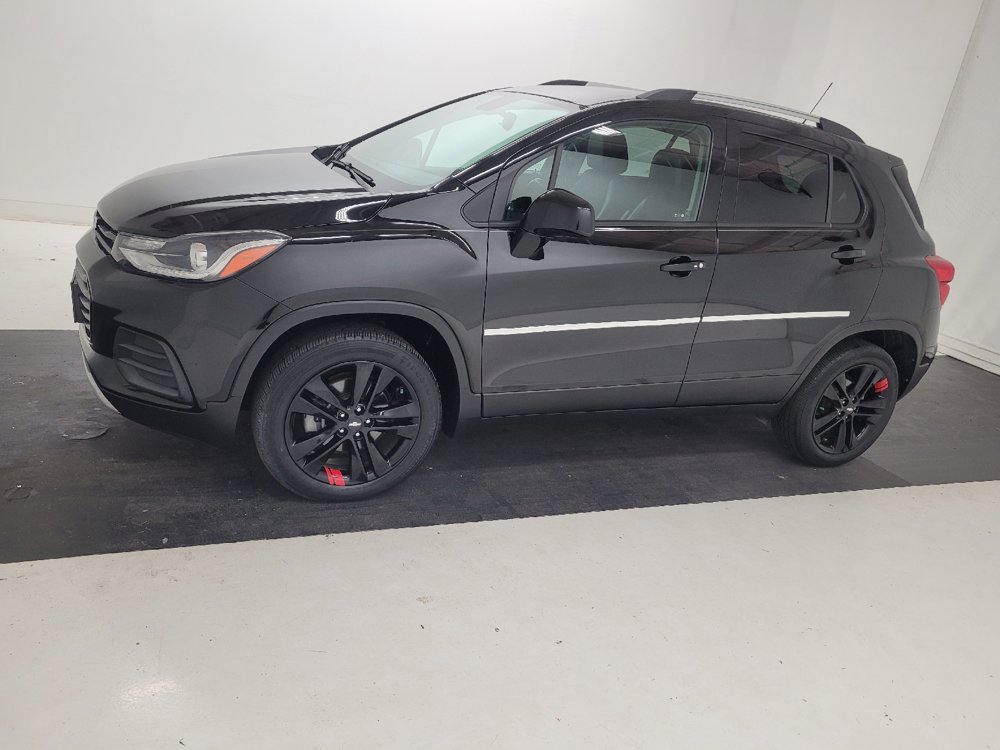 Used 2020 Chevrolet Trax LT w/ Redline Edition AWD/4WD image 2