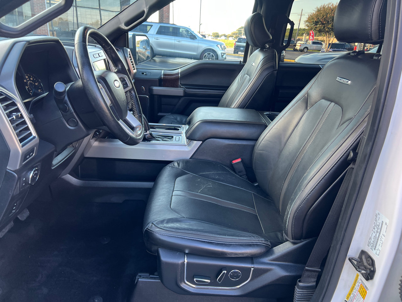 Used 2016 Ford F150 Platinum w/ Equipment Group 701A Luxury image 7