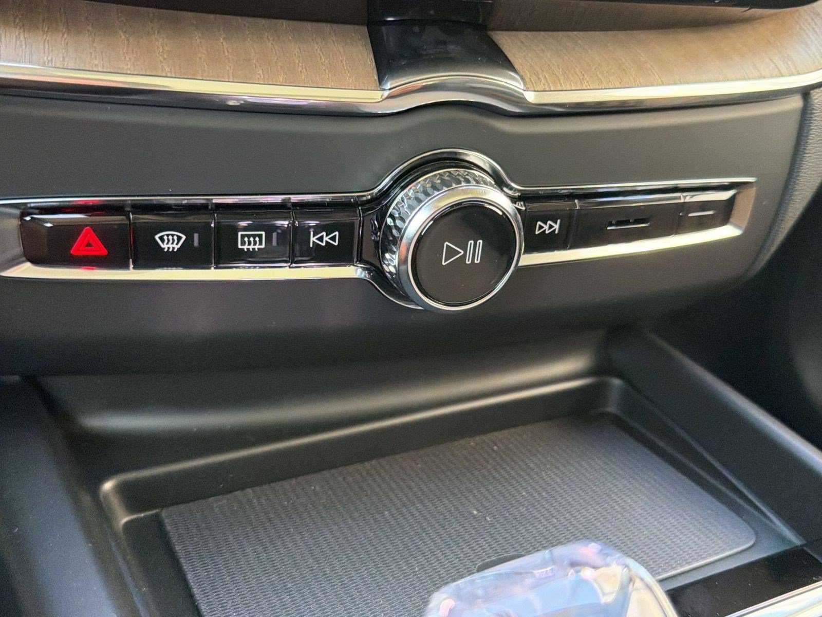 New 2026 Volvo XC60 B5 Plus w/ Climate Package AWD/4WD image 19