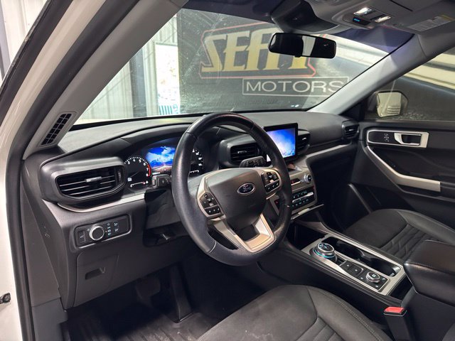 Used 2021 Ford Explorer XLT w/ Class III Trailer Tow Package AWD/4WD image 5