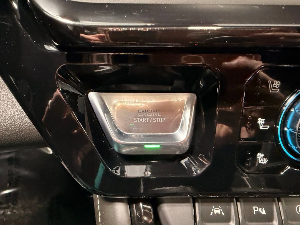 Used 2025 GMC Sierra 1500 AT4X image 39