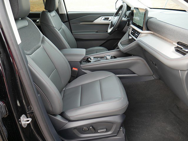New 2026 Ford Explorer Active w/ Active Comfort Package AWD/4WD image 34