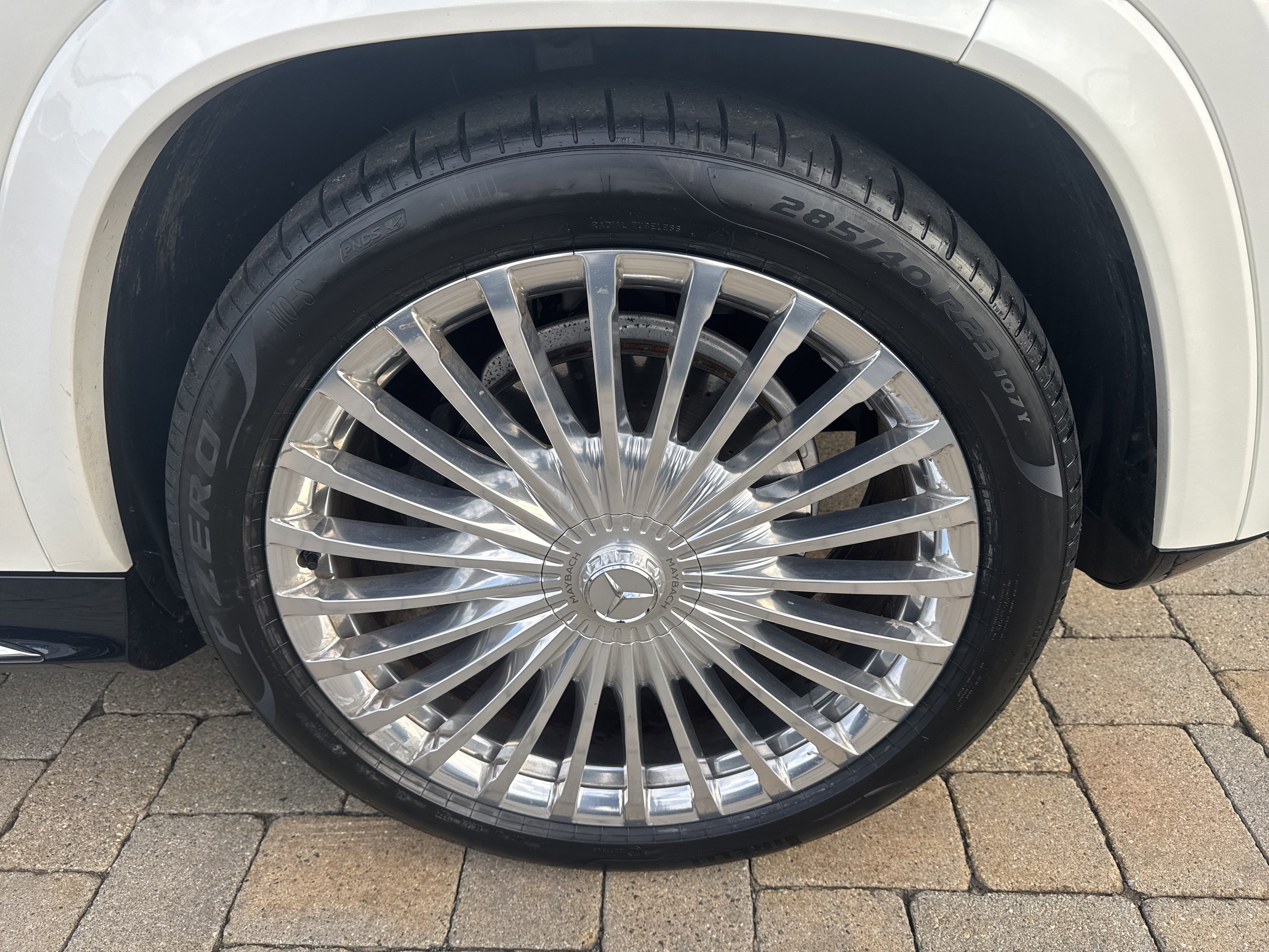 Used 2023 Mercedes-Benz Maybach GLS 600 4MATIC image 32