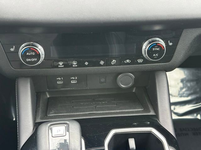 Used 2025 Mitsubishi Outlander SE image 28