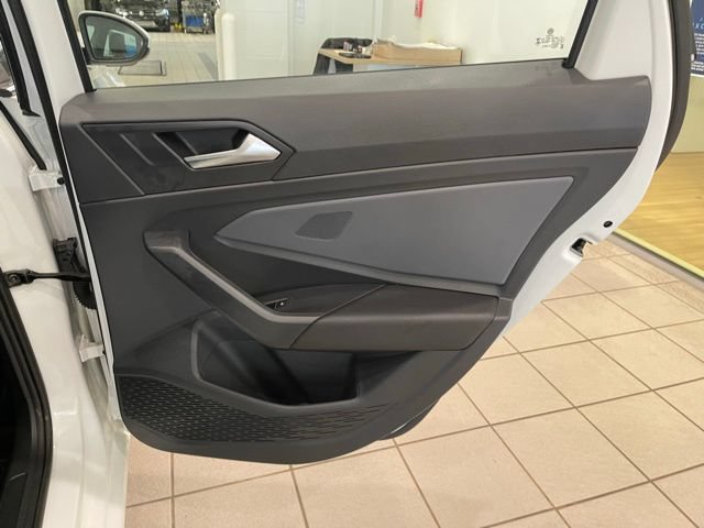 Used 2025 Volkswagen Jetta SE FWD image 17