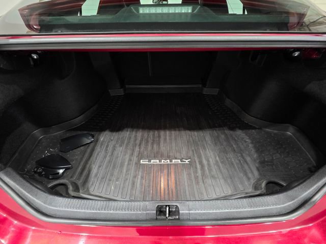 Used 2018 Toyota Camry SE image 21