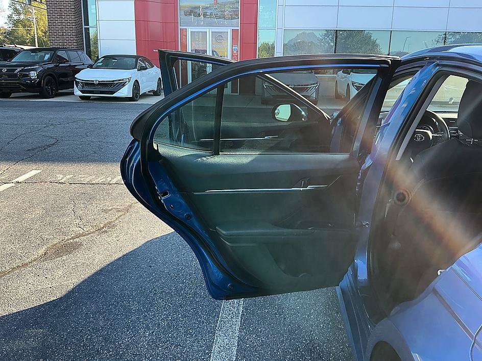 Used 2020 Toyota Camry LE FWD image 20