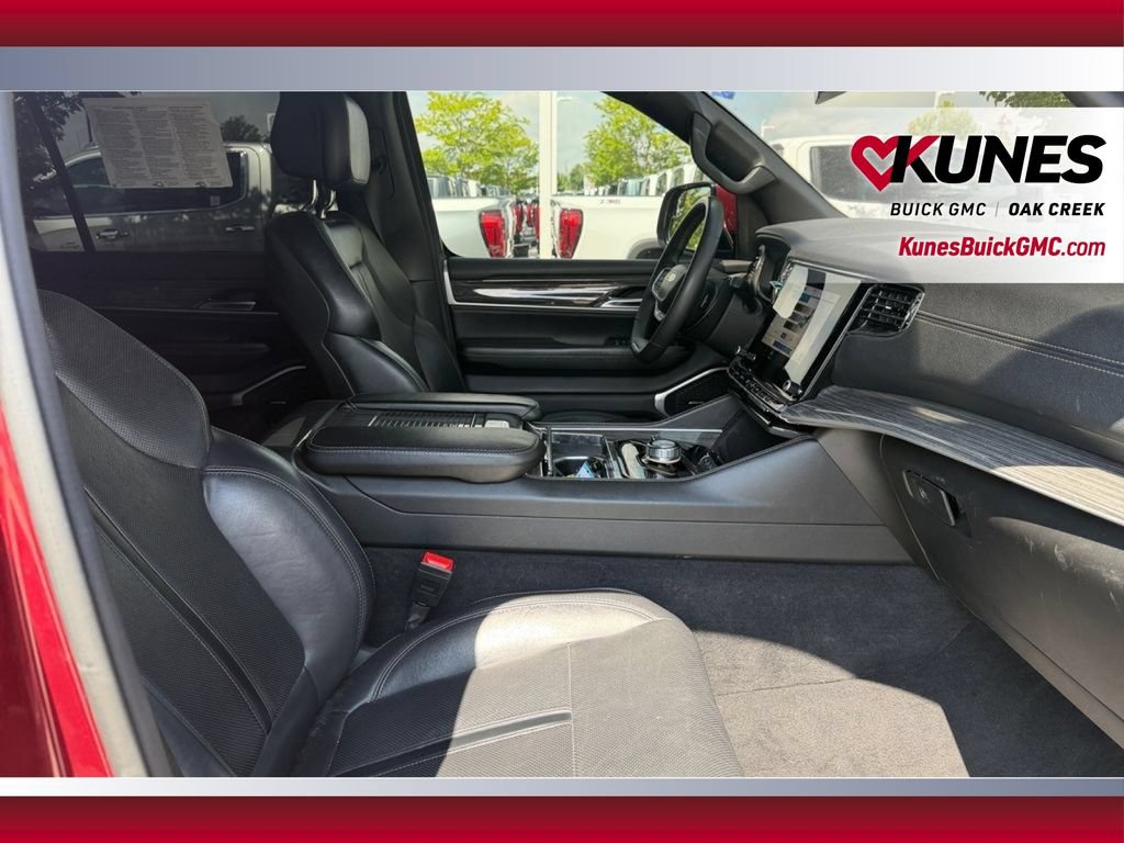 Used 2022 Jeep Wagoneer Series II AWD/4WD image 43