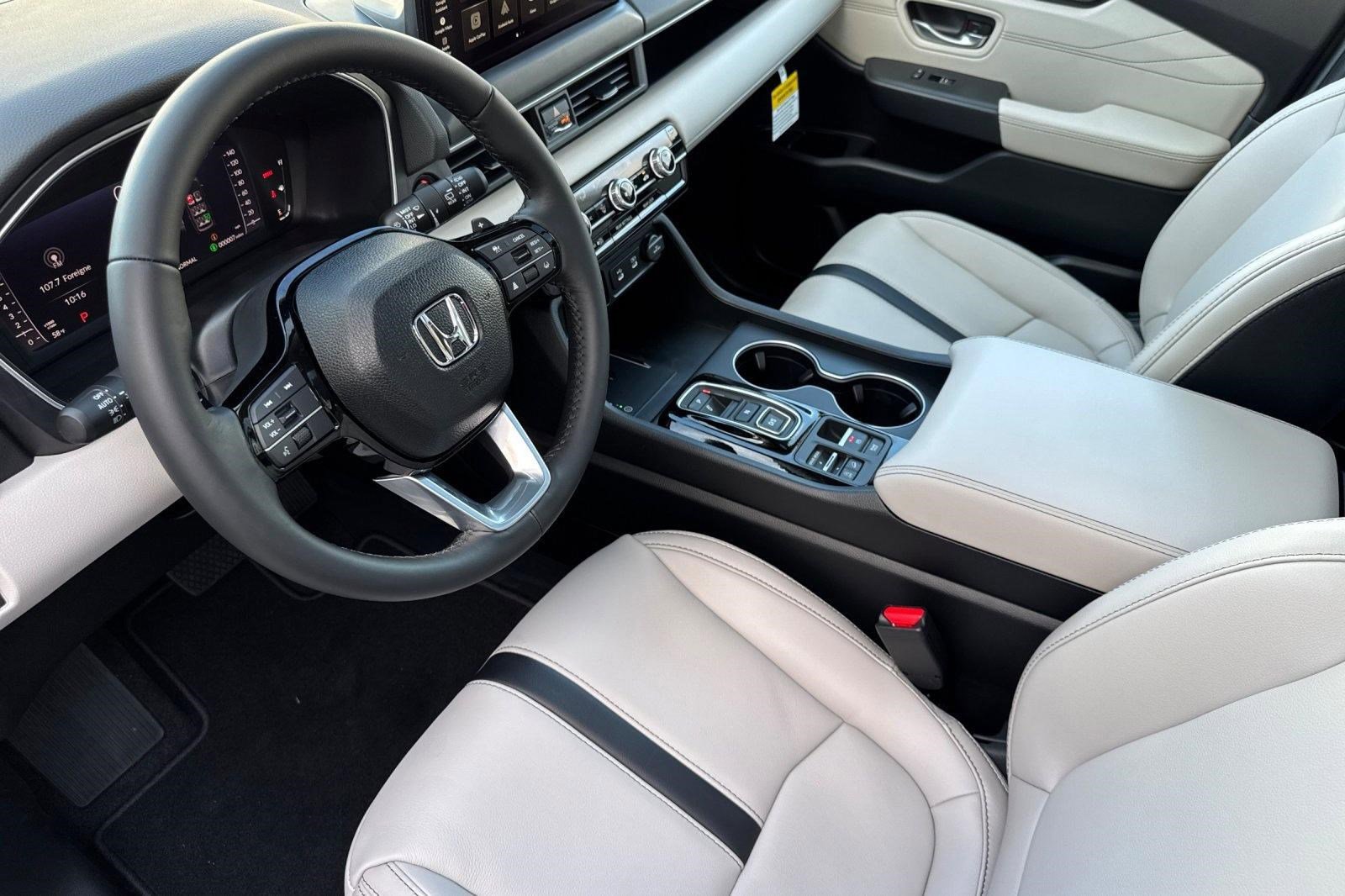 New 2026 Honda Pilot Touring image 4