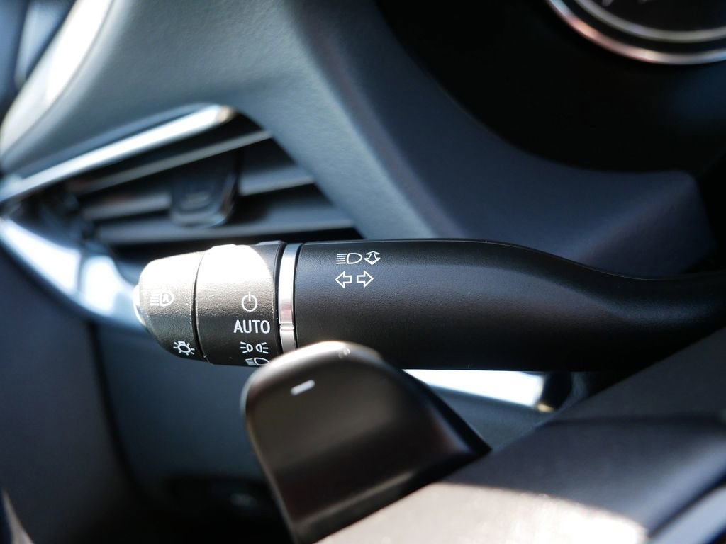 Used 2023 Buick Enclave Essence AWD/4WD image 34