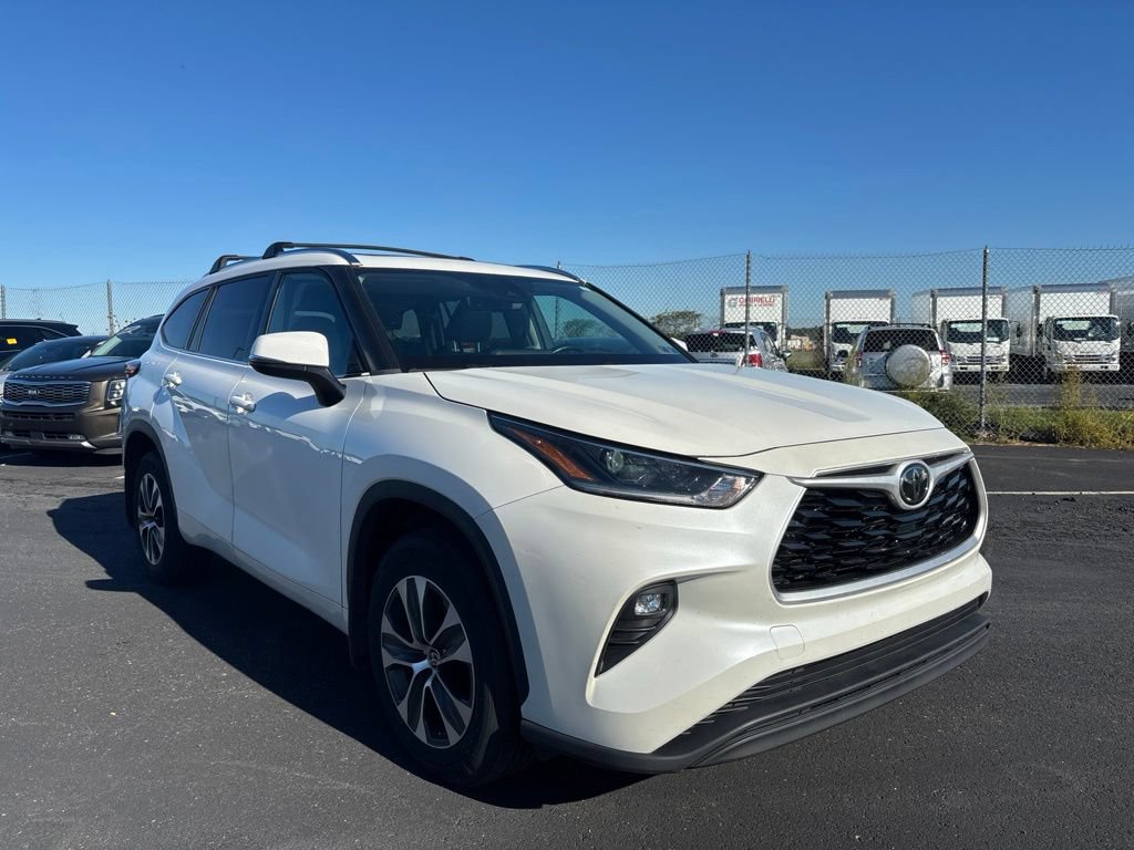 Used 2021 Toyota Highlander XLE