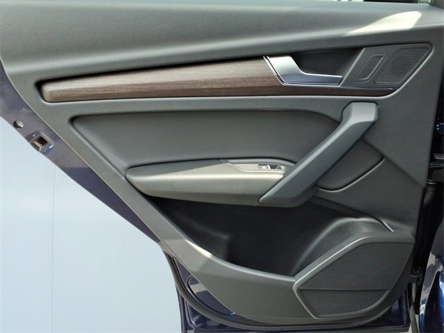 Certified 2025 Audi Q5 2.0T Premium w/ Convenience Plus Package image 9