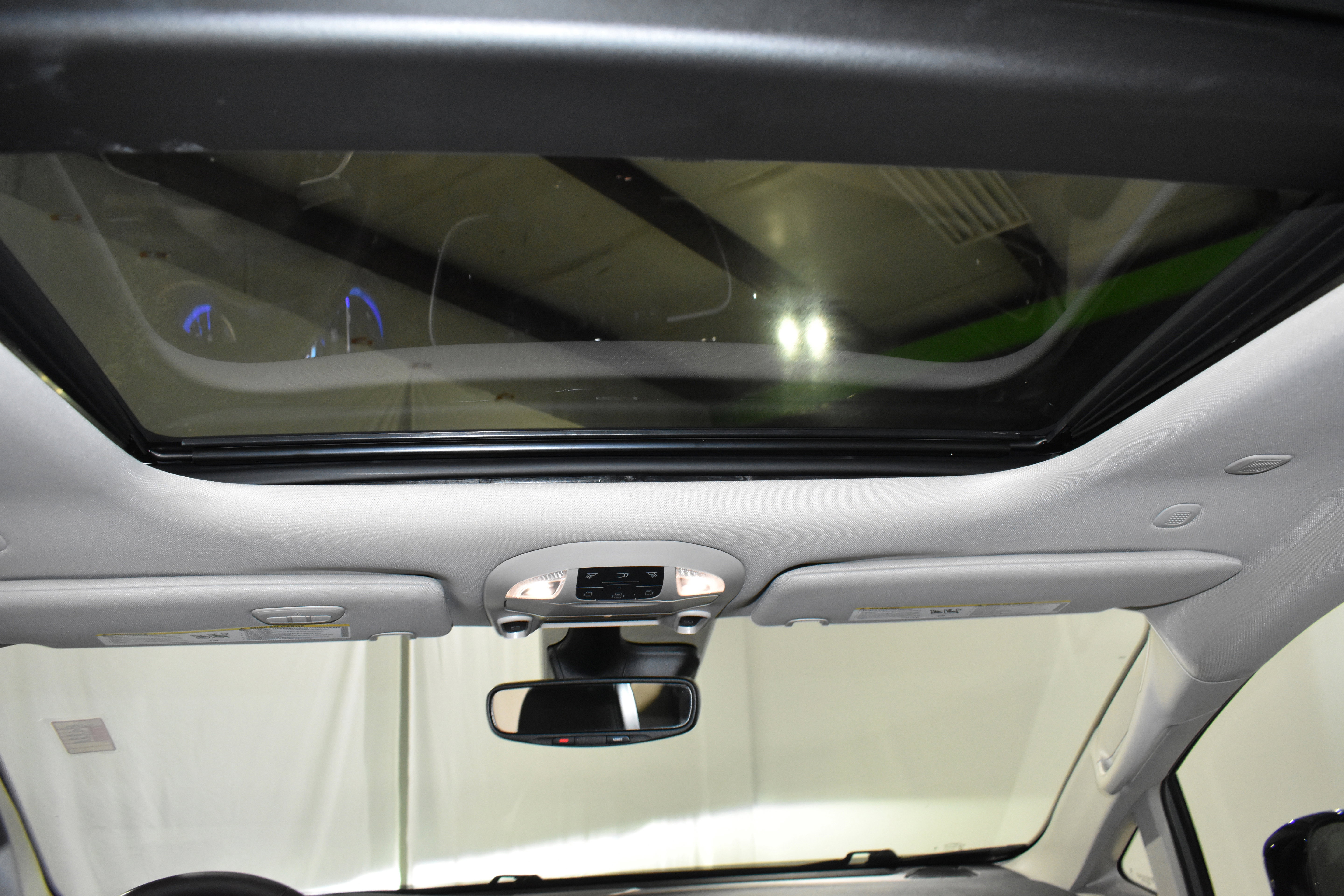 Used 2023 Chrysler Pacifica Limited FWD image 31