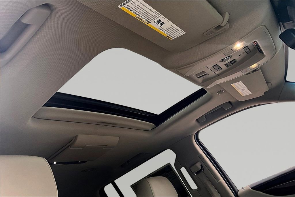 Used 2017 Cadillac Escalade ESV Luxury image 33