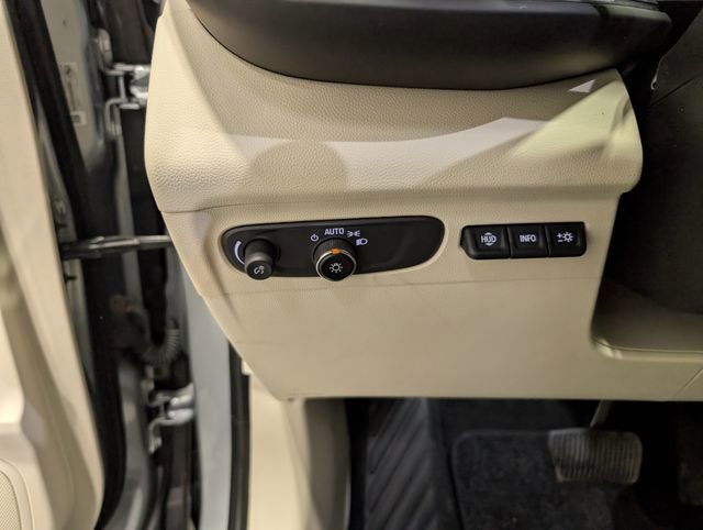 Used 2023 Buick Envision Avenir AWD/4WD image 22