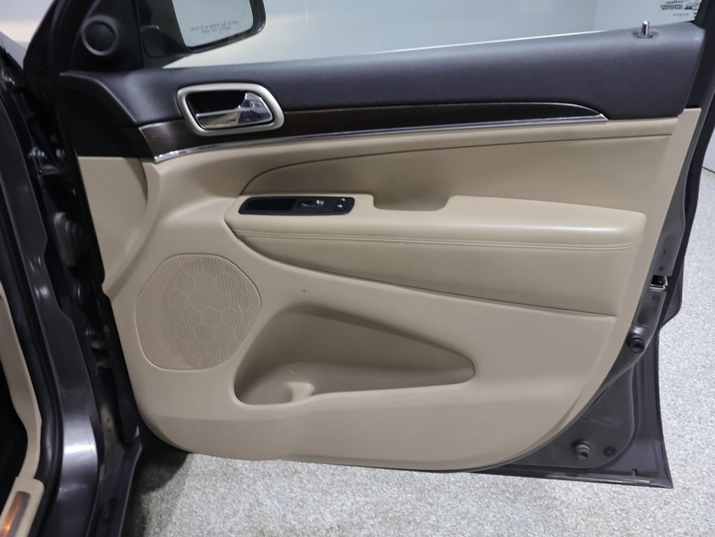 Used 2014 Jeep Grand Cherokee Limited AWD/4WD image 23
