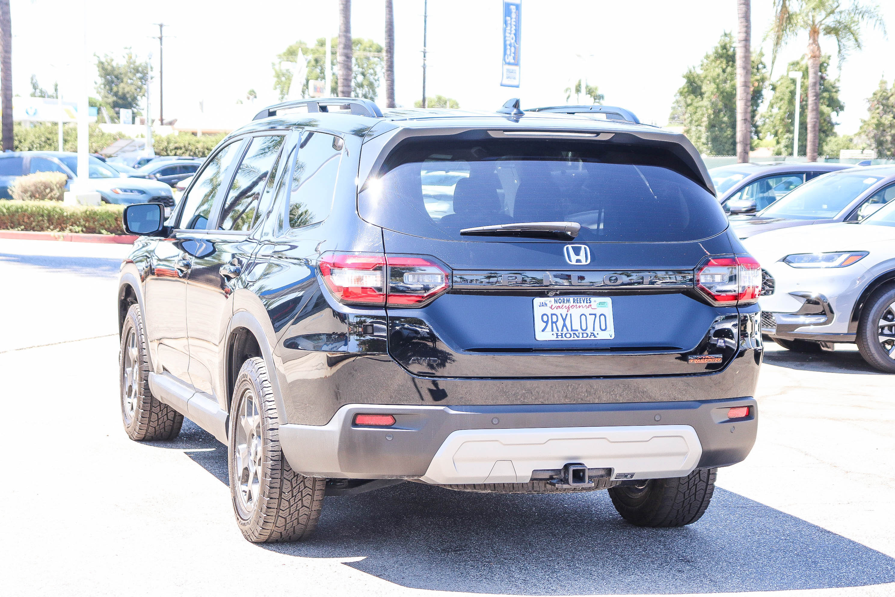 Used 2025 Honda Pilot TrailSport image 13