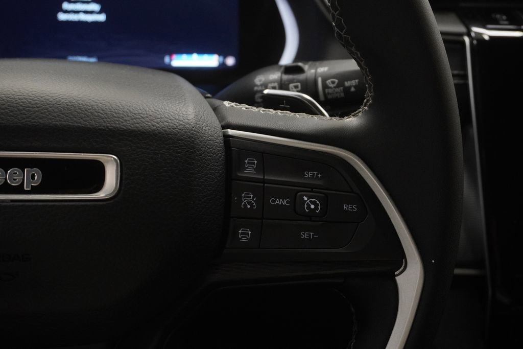 Certified 2023 Jeep Grand Cherokee L Laredo AWD/4WD image 40