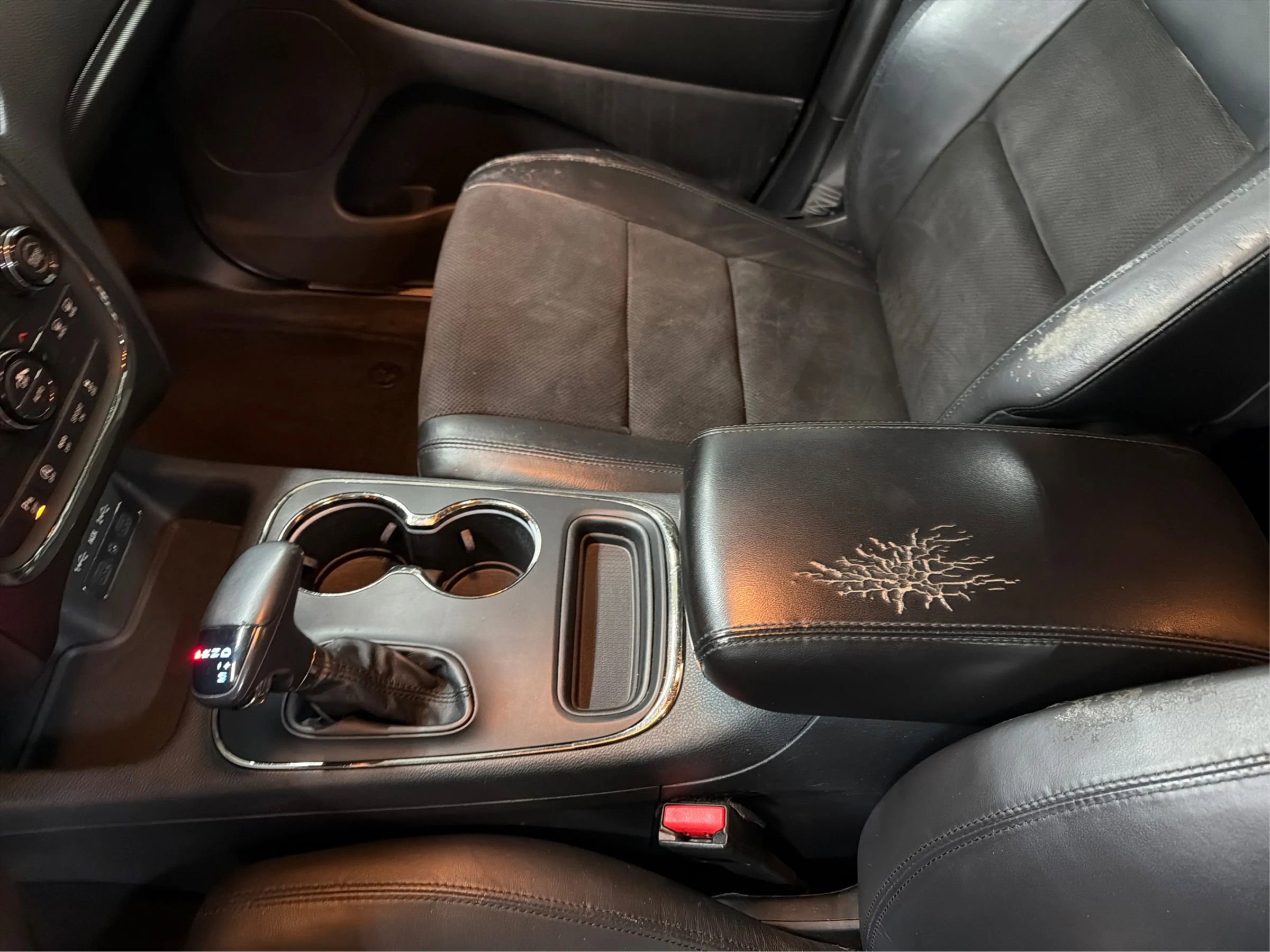 Used 2018 Dodge Durango GT image 31