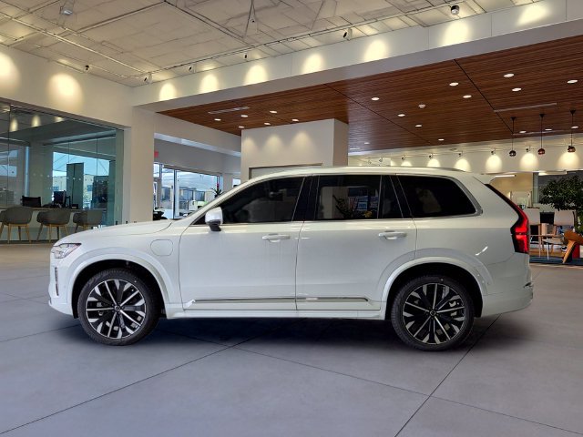New 2026 Volvo XC90 T8 Plus w/ Protection Package Premier AWD/4WD image 2