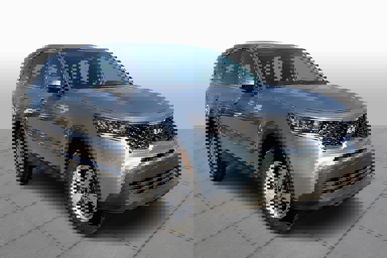 Used 2022 Kia Sorento LX AWD/4WD image 3