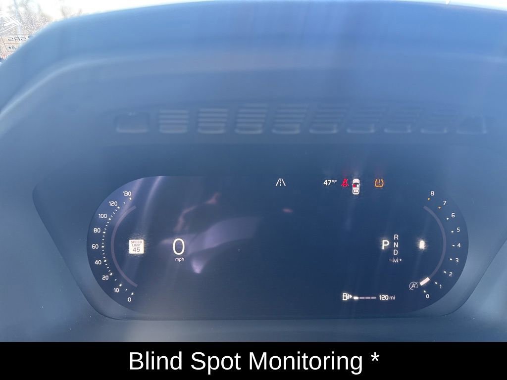 Used 2025 Volvo XC90 B5 Plus w/ Protection Package Premier image 15