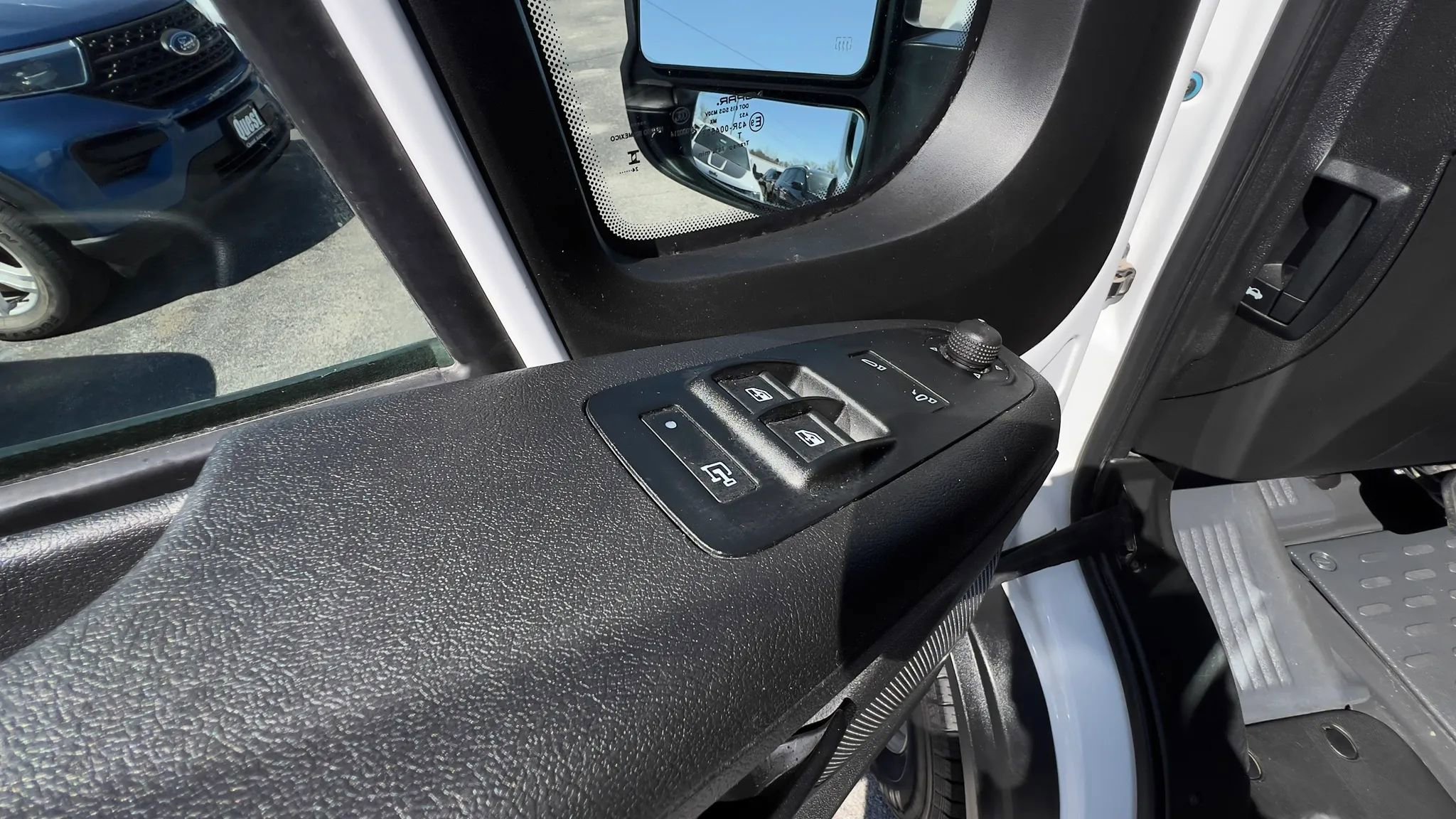 Used 2025 RAM ProMaster 2500 w/ Convenience Group FWD image 30
