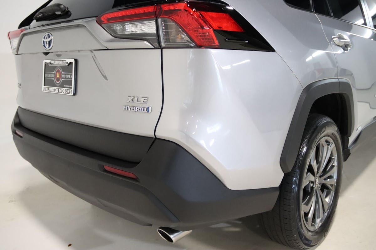 Used 2022 Toyota RAV4 XLE Premium AWD/4WD image 69