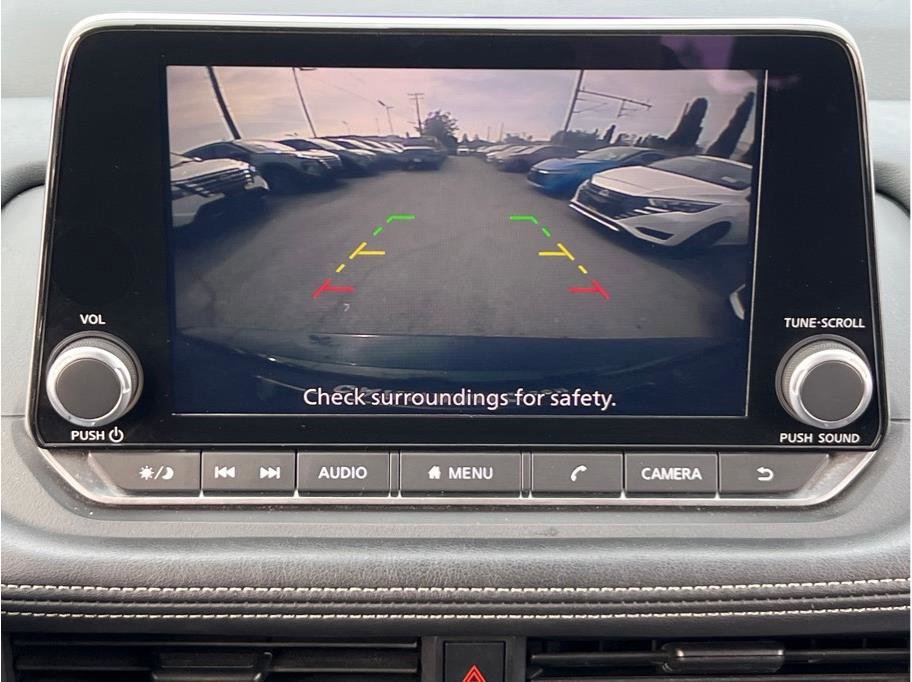 Used 2024 Nissan Rogue S image 12