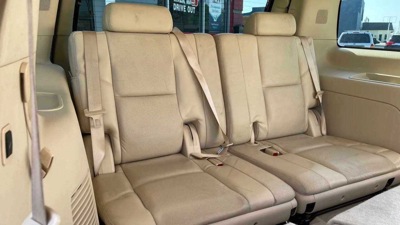 Used 2007 Cadillac Escalade AWD w/ Information Package image 24