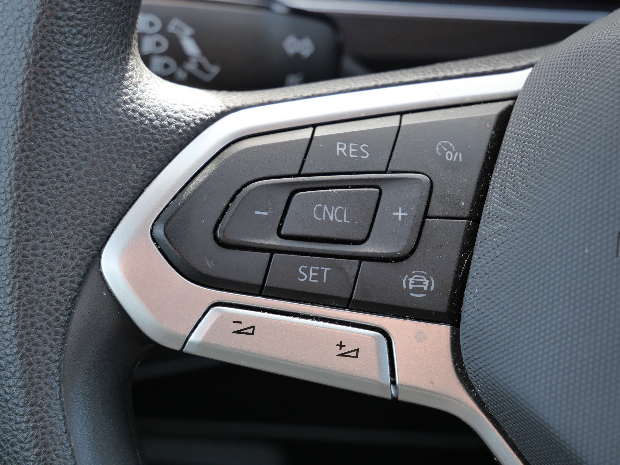 Certified 2023 Volkswagen Tiguan S image 34