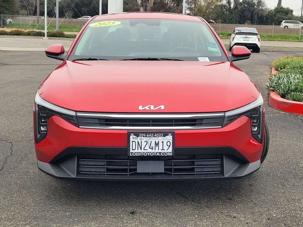 Used 2025 Kia K4 LXS image 2