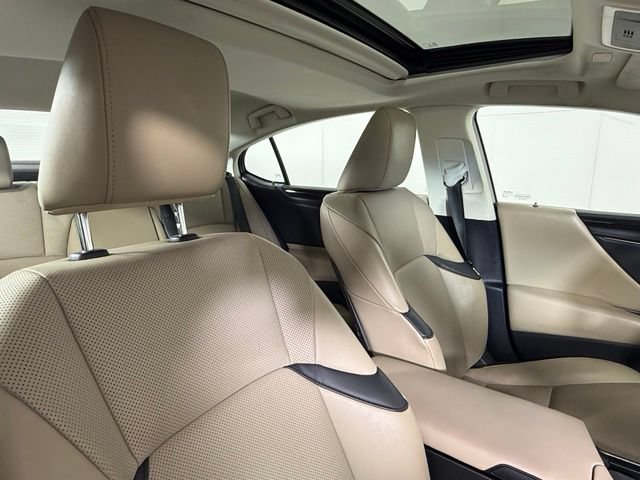 Used 2020 Lexus ES 350 w/ Premium Package FWD image 30