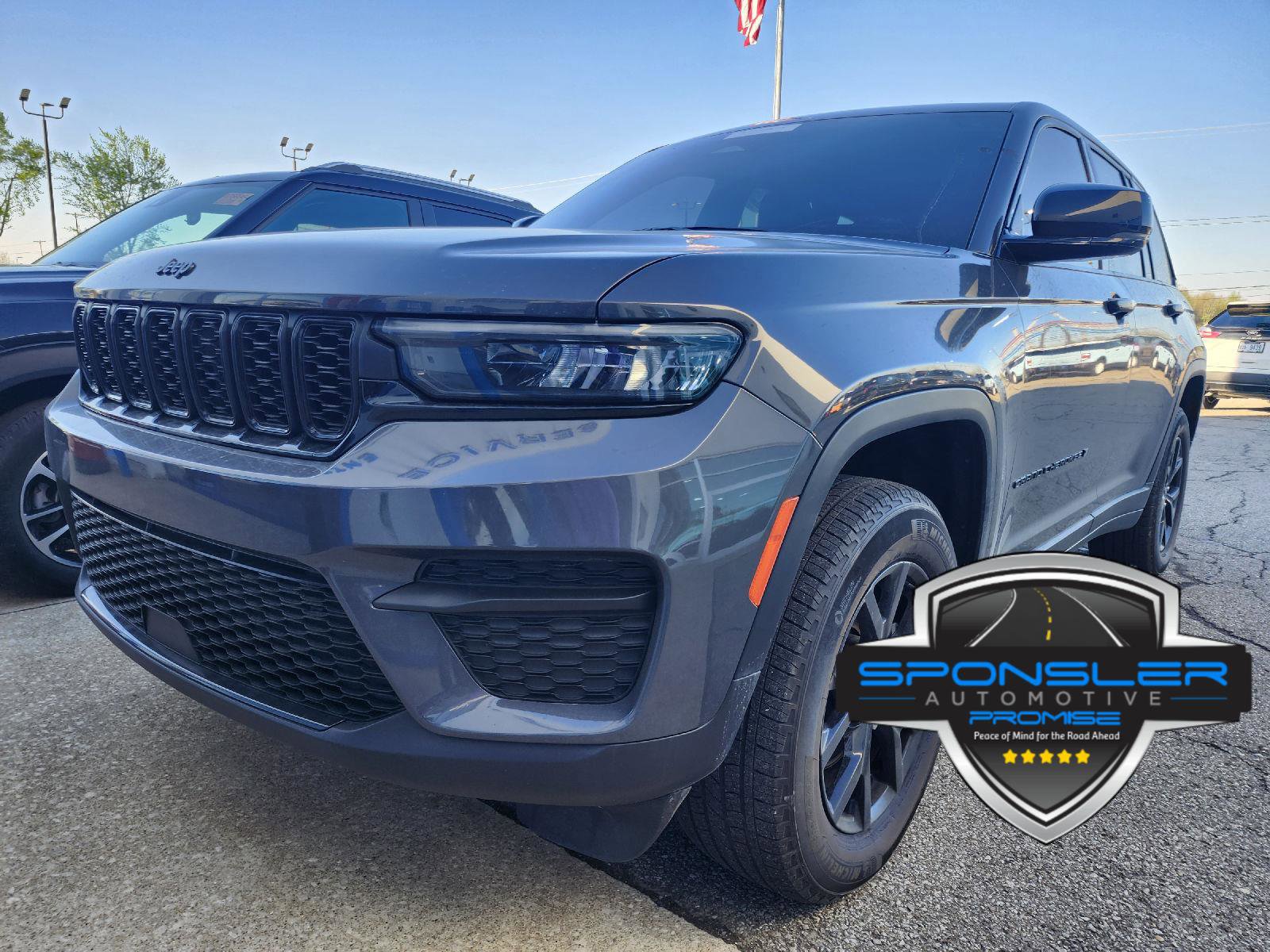 Used 2024 Jeep Grand Cherokee Altitude image 1