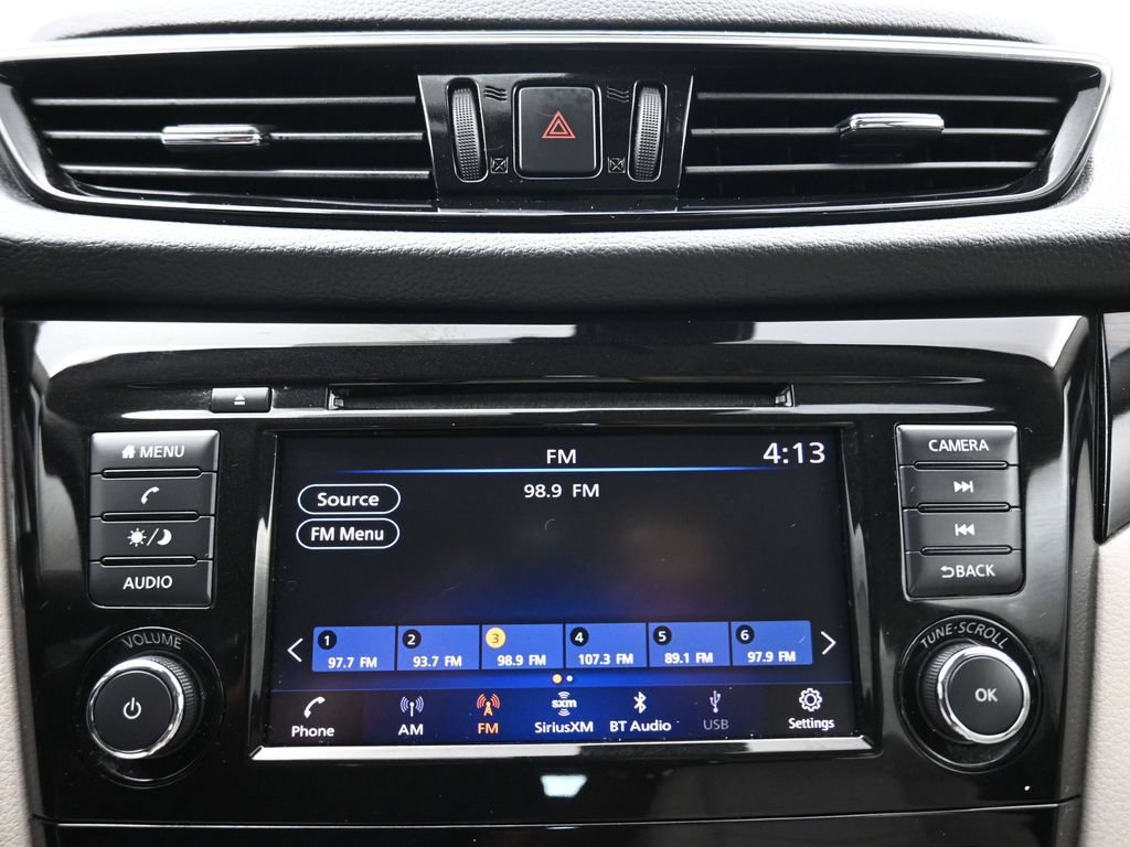 Used 2022 Nissan Rogue Sport SV w/ Technology Package AWD/4WD image 16