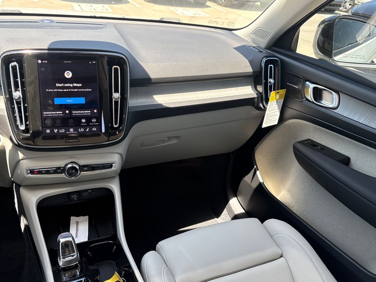 New 2026 Volvo XC40 B4 Plus w/ Protection Package Premier image 11