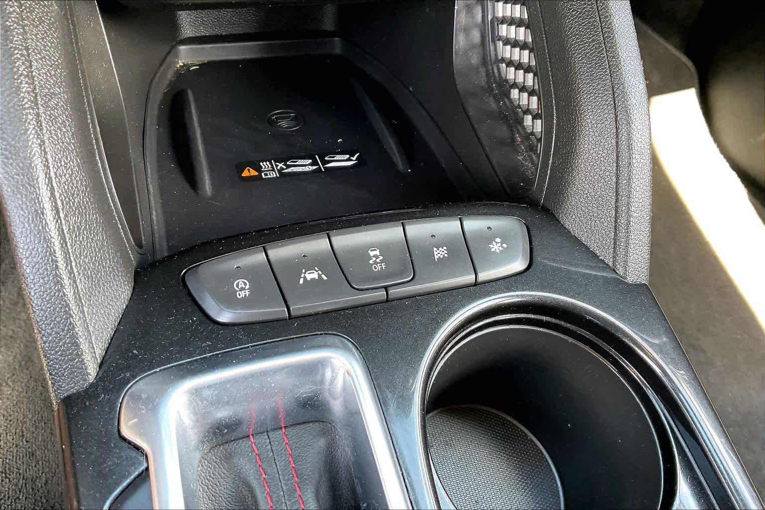 Used 2021 Chevrolet TrailBlazer RS w/ Technology Package FWD image 32