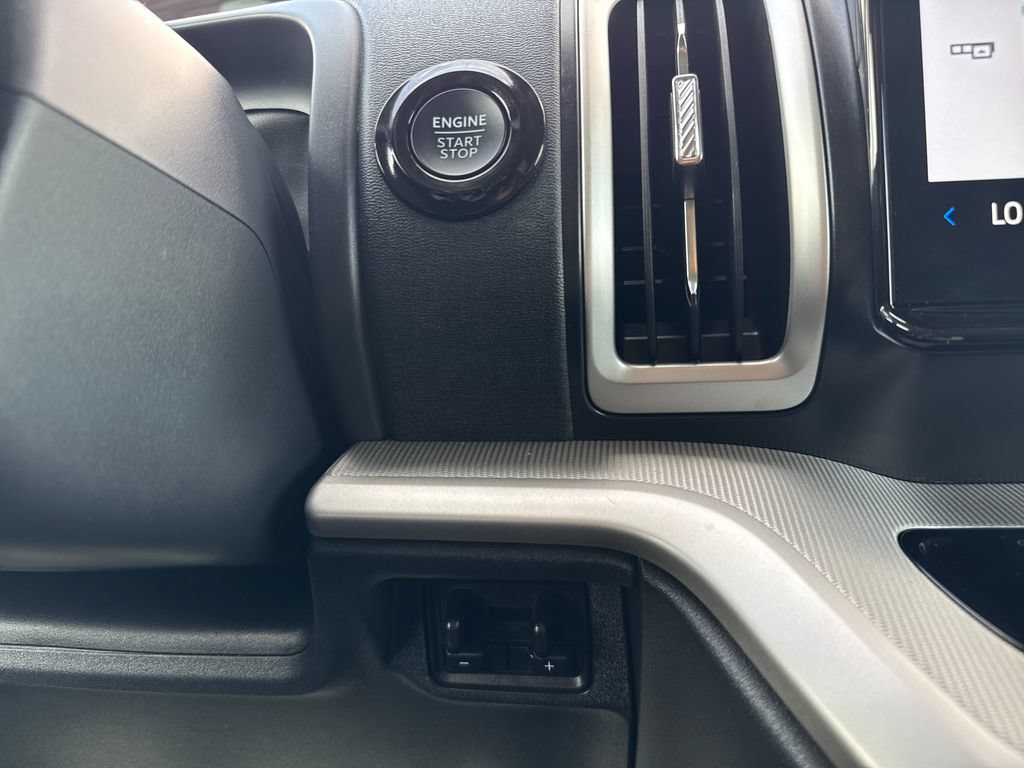 Used 2025 Ford Expedition Active RWD image 25