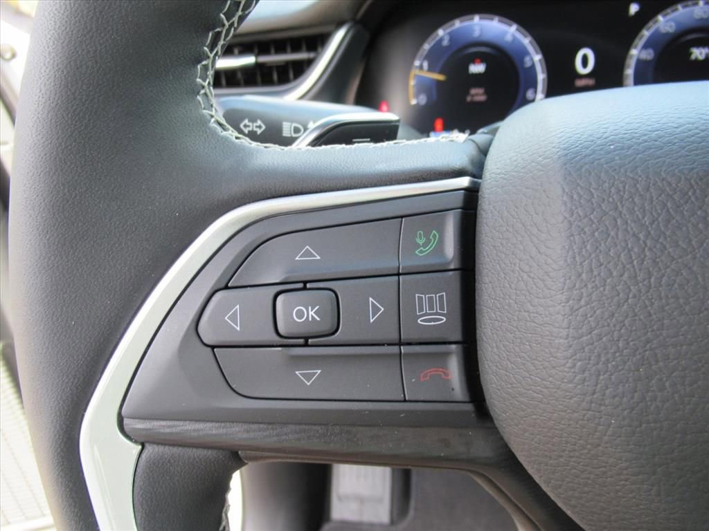 Certified 2025 Jeep Grand Cherokee Altitude image 19