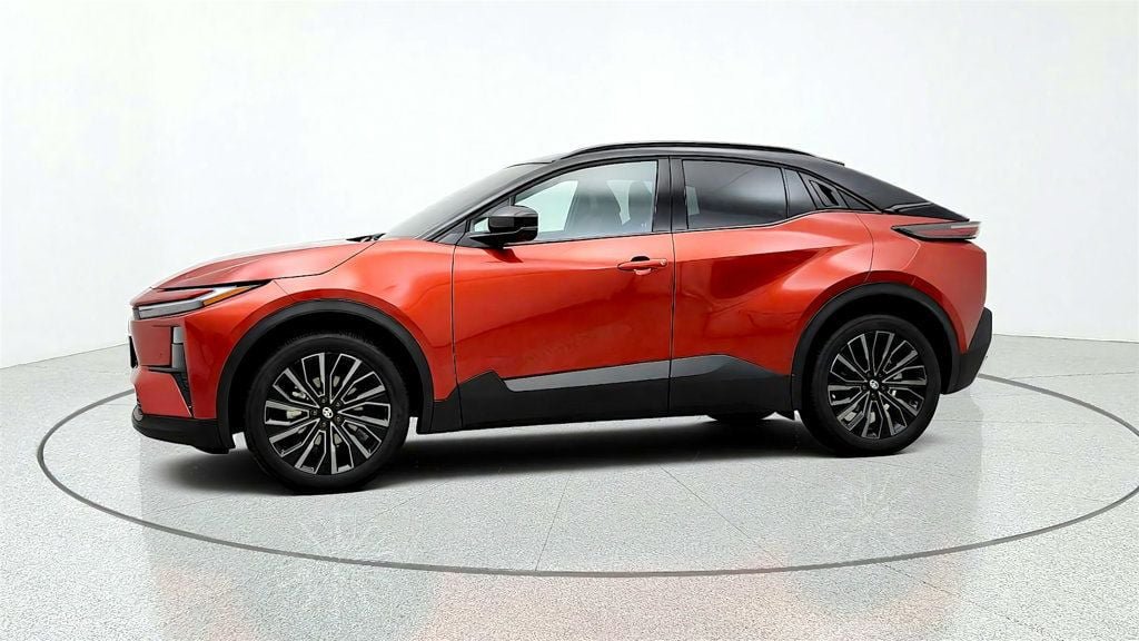 Used 2026 Toyota C-HR AWD/4WD image 8