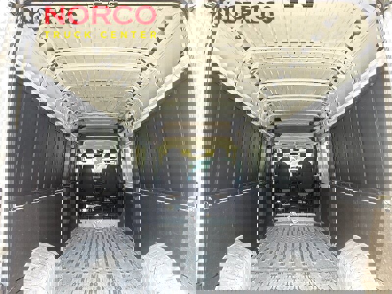 Used 2023 RAM ProMaster 2500 image 11