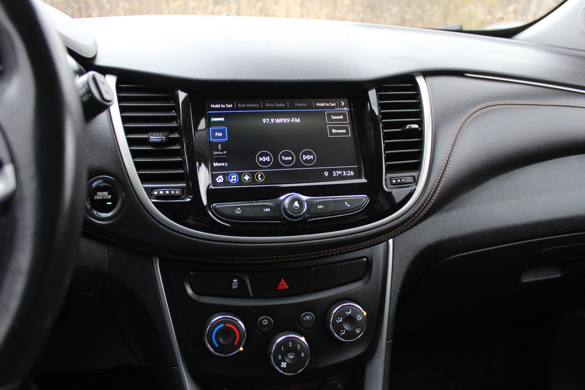 Used 2019 Chevrolet Trax LT w/ LT Convenience Package image 24