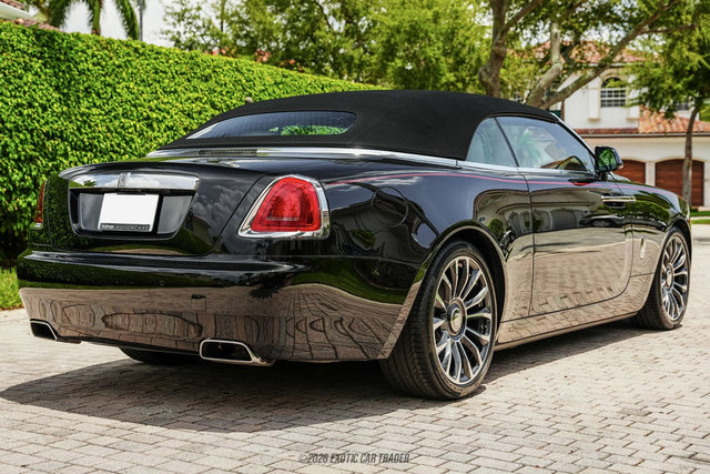Used 2019 Rolls-Royce Dawn RWD image 19