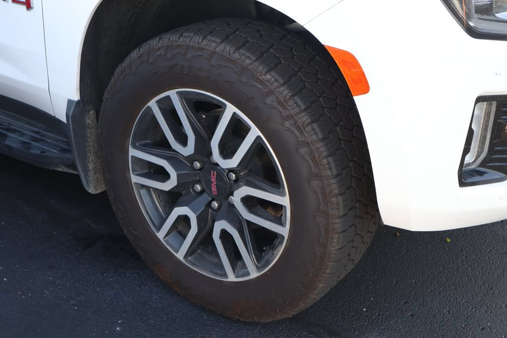 Used 2023 GMC Yukon XL AT4 w/ LPO, Floor Liner Package AWD/4WD image 8