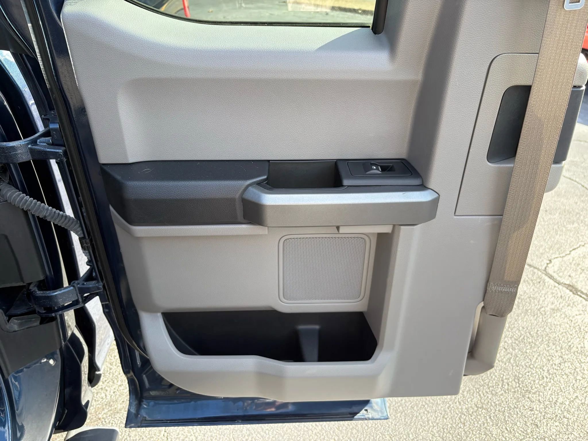 Used 2016 Ford F150 XLT w/ Equipment Group 301A Mid RWD image 14