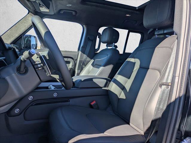 New 2026 Land Rover Defender 130 V8 image 4