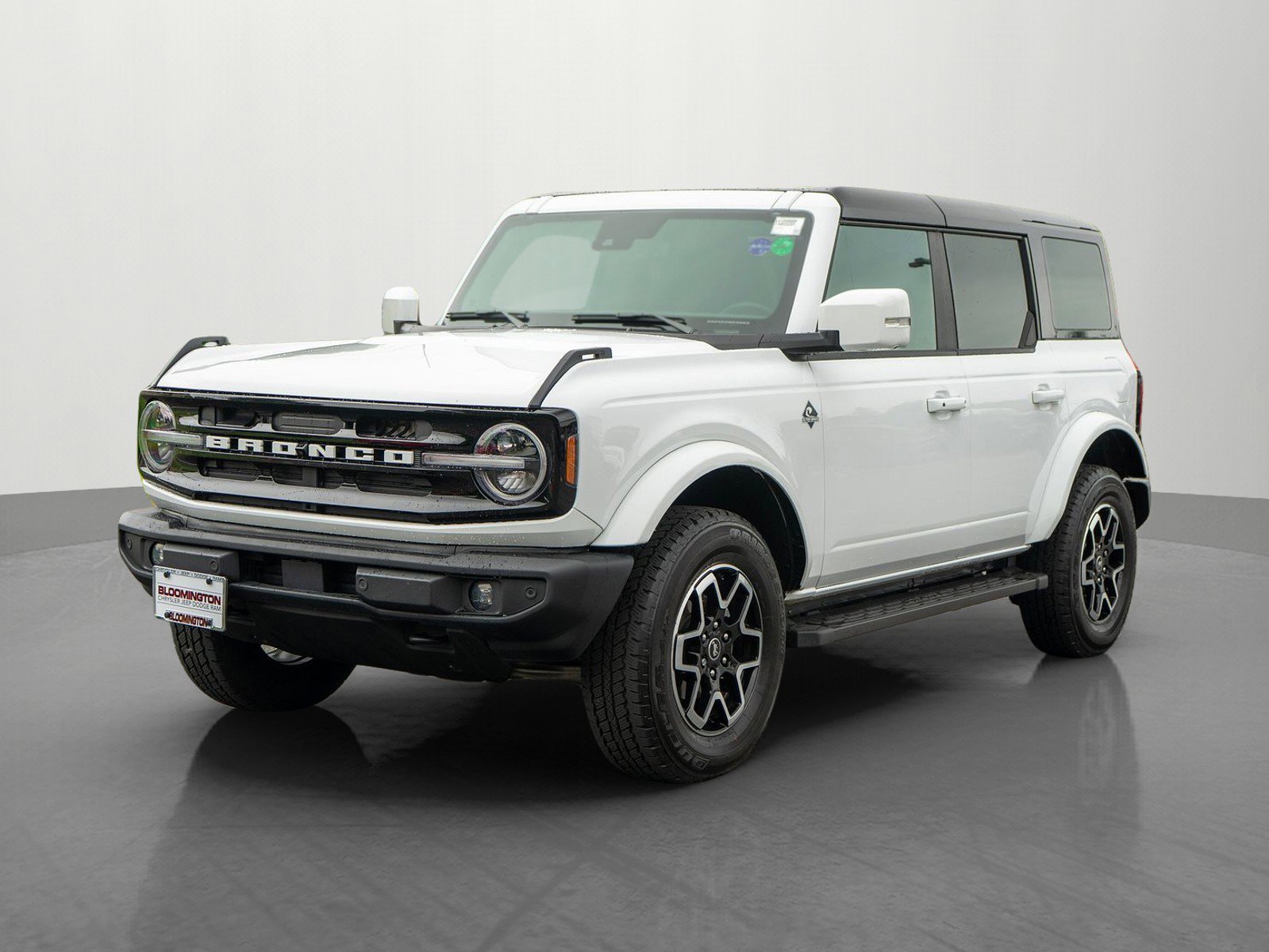 Used 2024 Ford Bronco Outer Banks AWD/4WD image 3