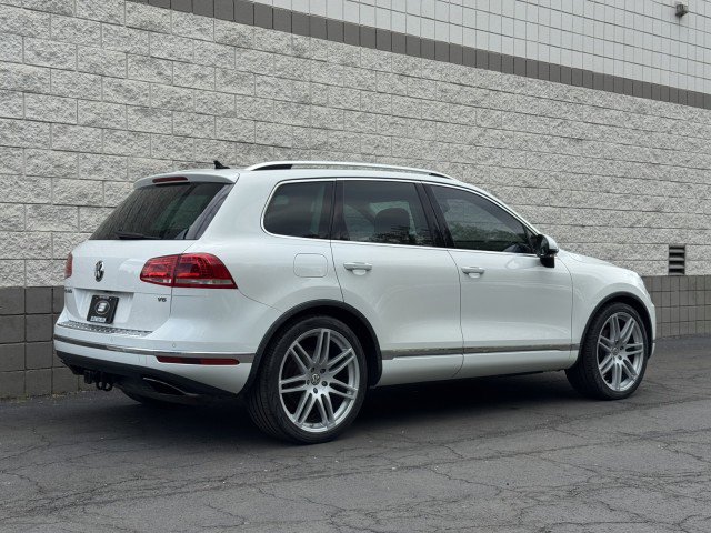 Used 2016 Volkswagen Touareg Sport AWD/4WD image 15