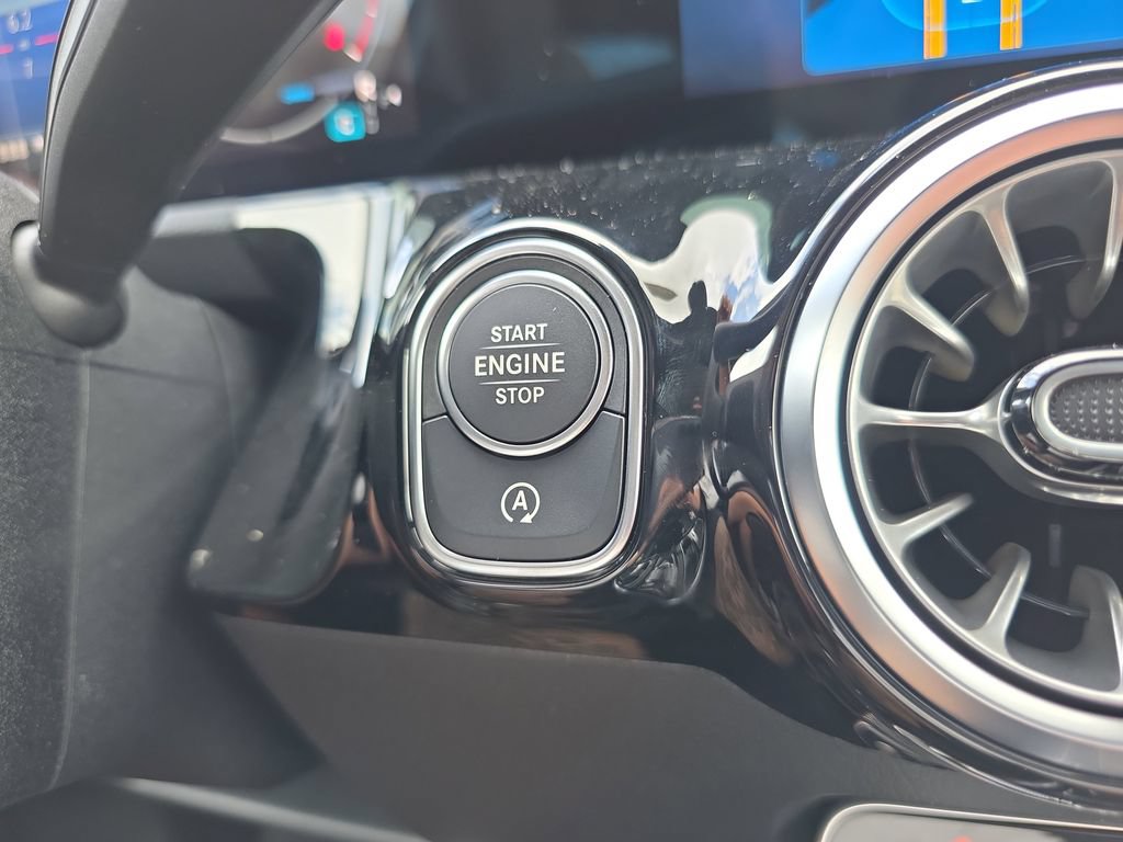 New 2026 Mercedes-Benz GLA 250 4MATIC image 25